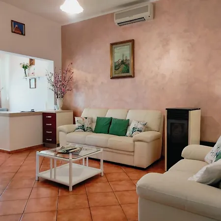 Casa Giulia Al Centro Di Codice Iun P4011 * Olbia