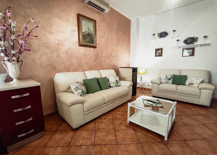 Casa Giulia Al Centro Di Codice Iun P4011 * Olbia